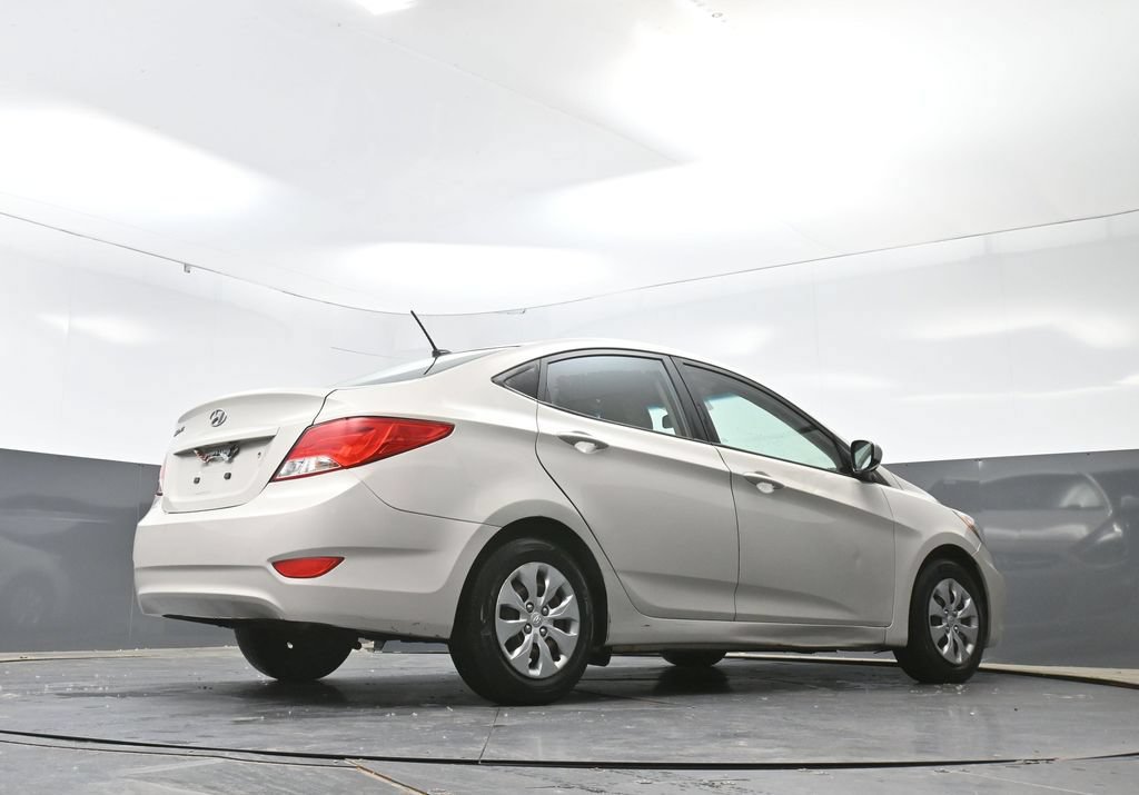 Used 2017 Hyundai Accent SE FWD image 21