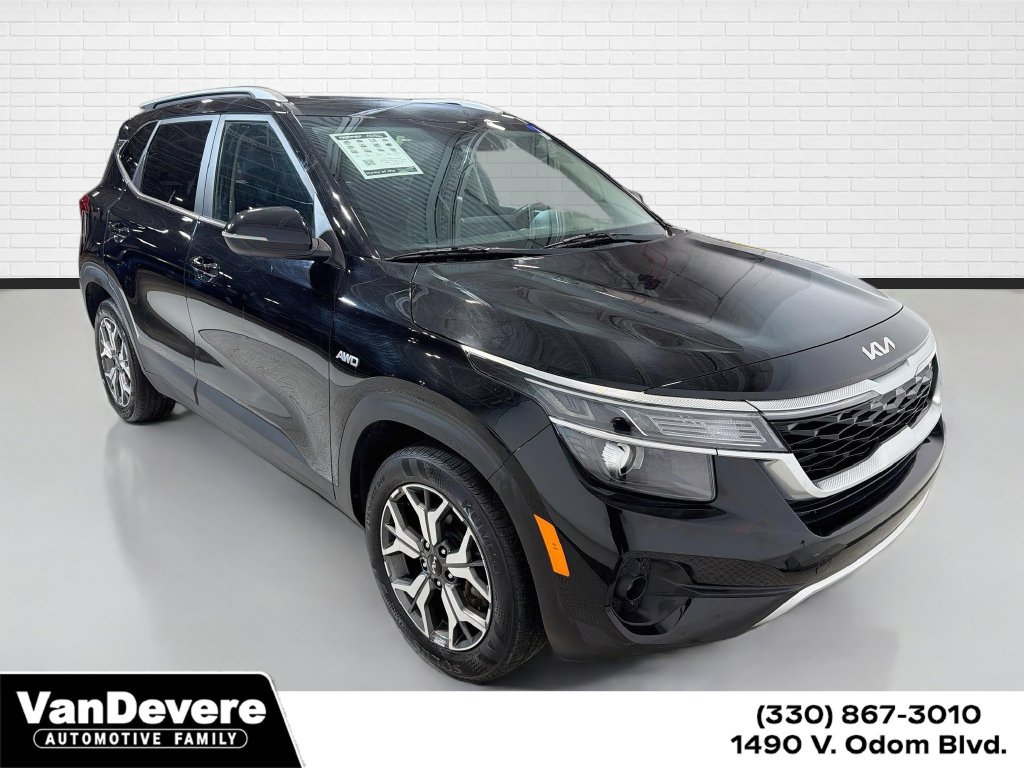 Used 2023 Kia Seltos EX AWD/4WD image 1