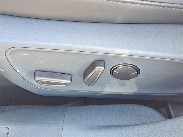 New 2025 Ford Maverick Lariat w/ Black Appearance Package image 32