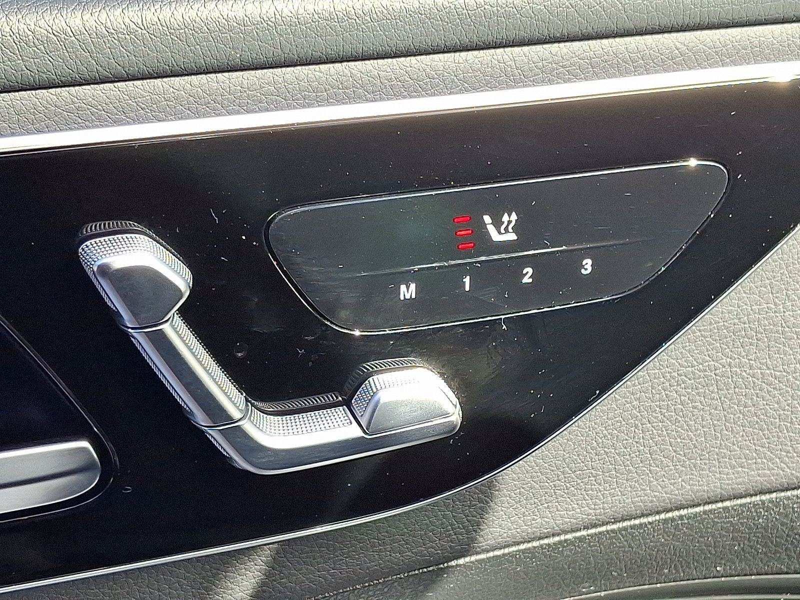 Used 2023 Mercedes-Benz C 300 4MATIC Sedan image 25