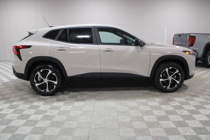 New 2026 Chevrolet Trax RS w/ Sunroof Package image 14