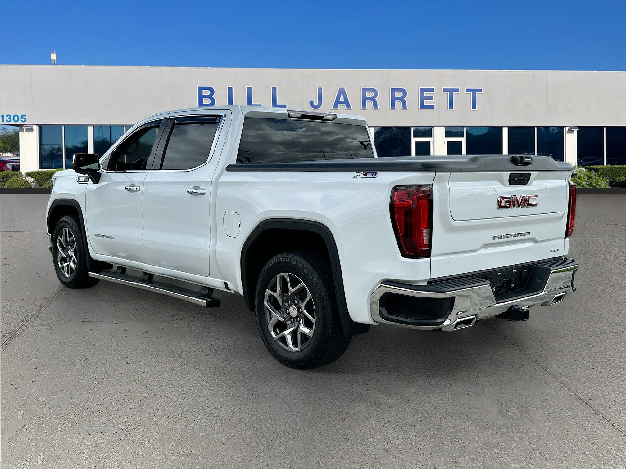 Used 2024 GMC Sierra 1500 SLT w/ X31 Off-Road Package image 5