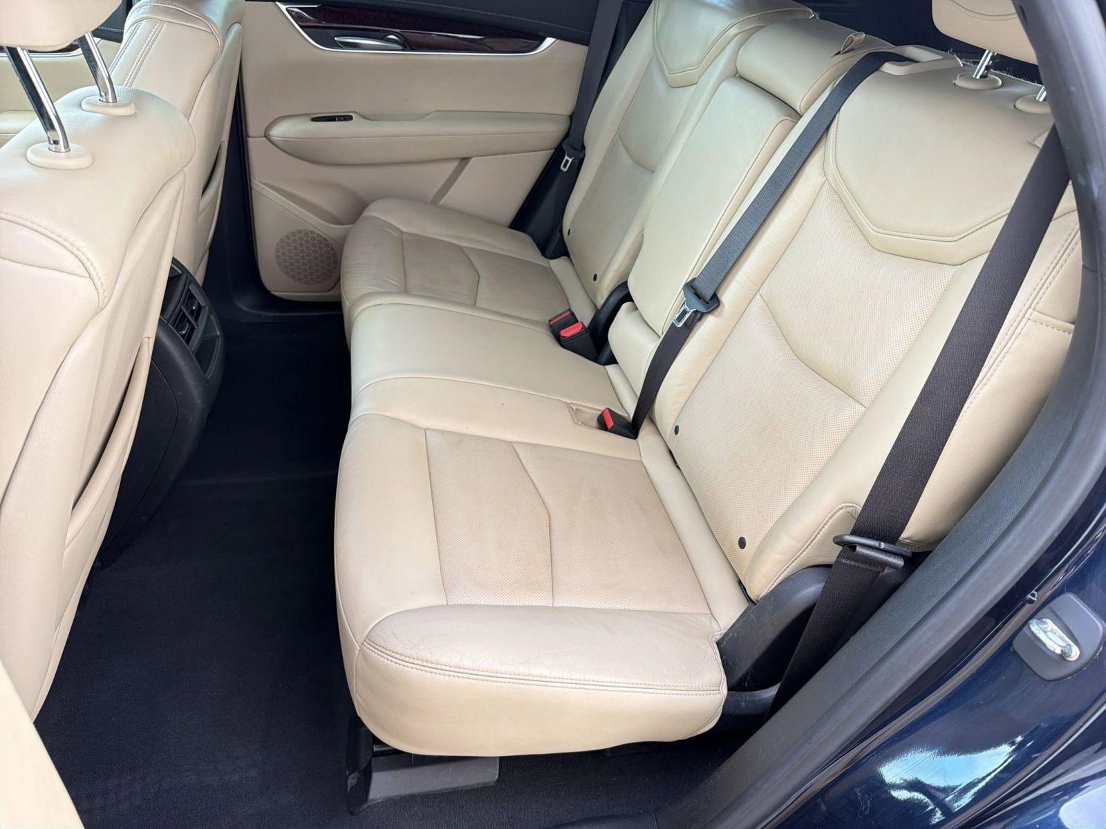 Used 2017 Cadillac XT5 Luxury w/ Driver Awareness Package FWD image 15