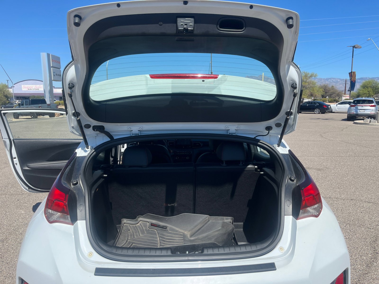 Used 2020 Hyundai Veloster 2.0 Premium image 34