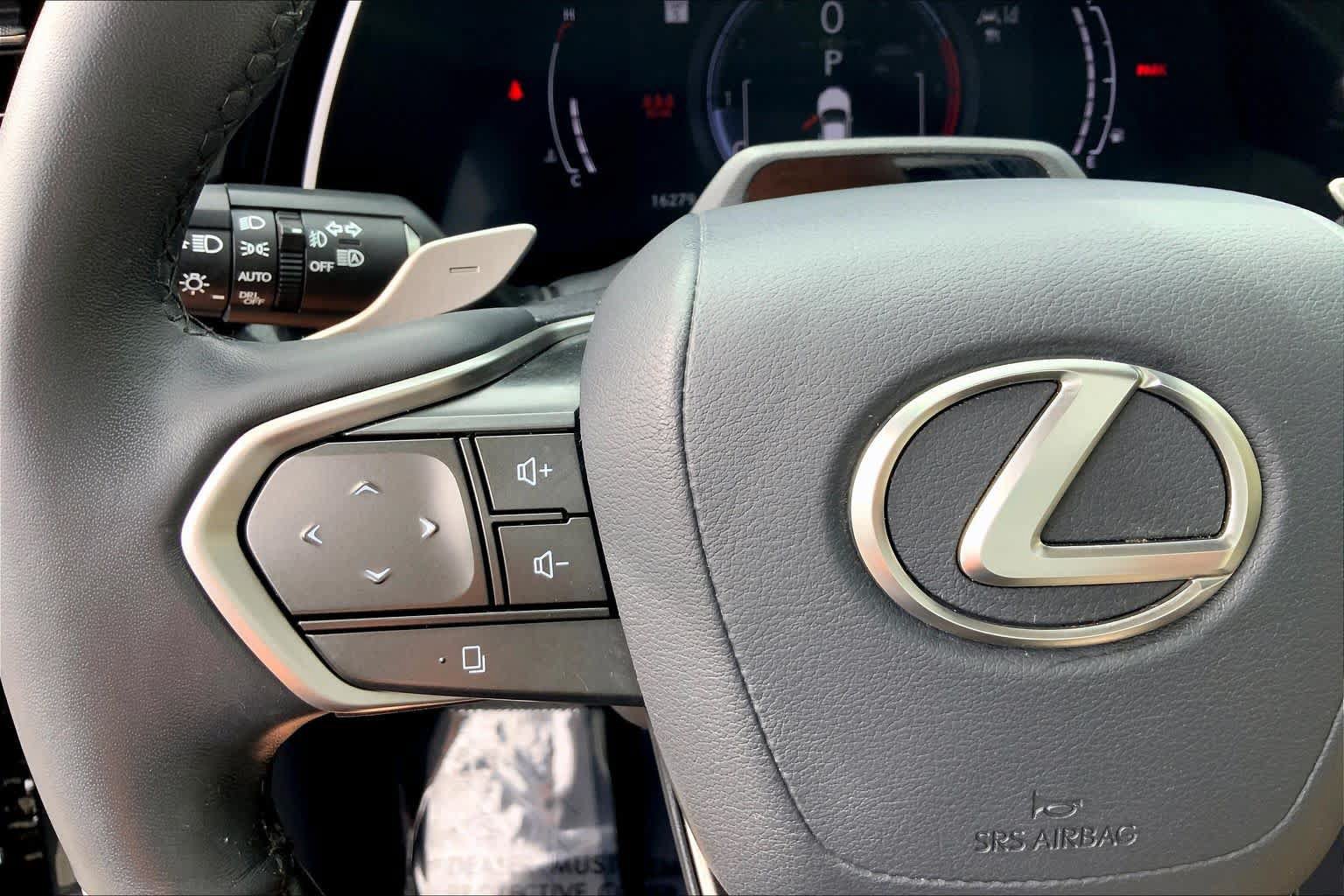 Used 2024 Lexus RX 350 AWD w/ Convenience Package image 24