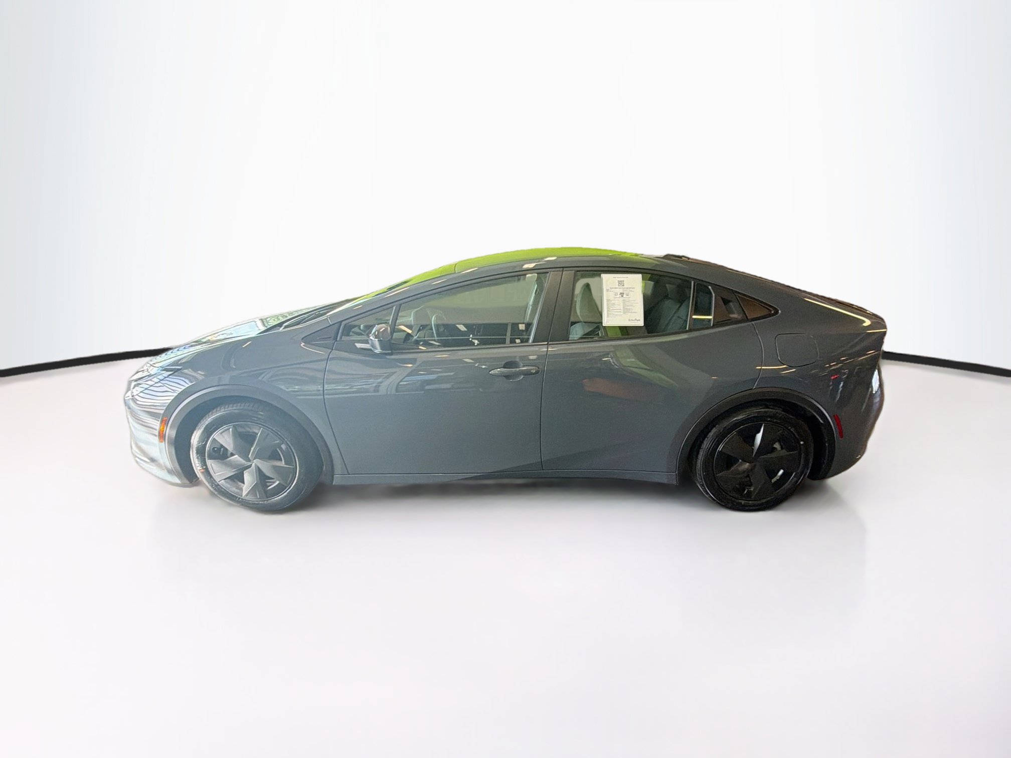 Used 2026 Toyota Prius LE FWD image 4