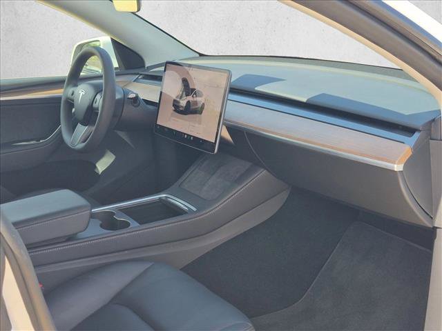 Used 2024 Tesla Model Y Performance AWD/4WD image 19