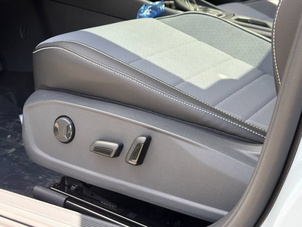 New 2026 Volkswagen Jetta SE FWD image 18