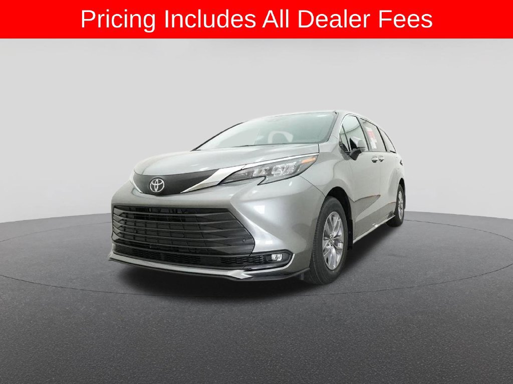 New 2026 Toyota Sienna XLE FWD image 32