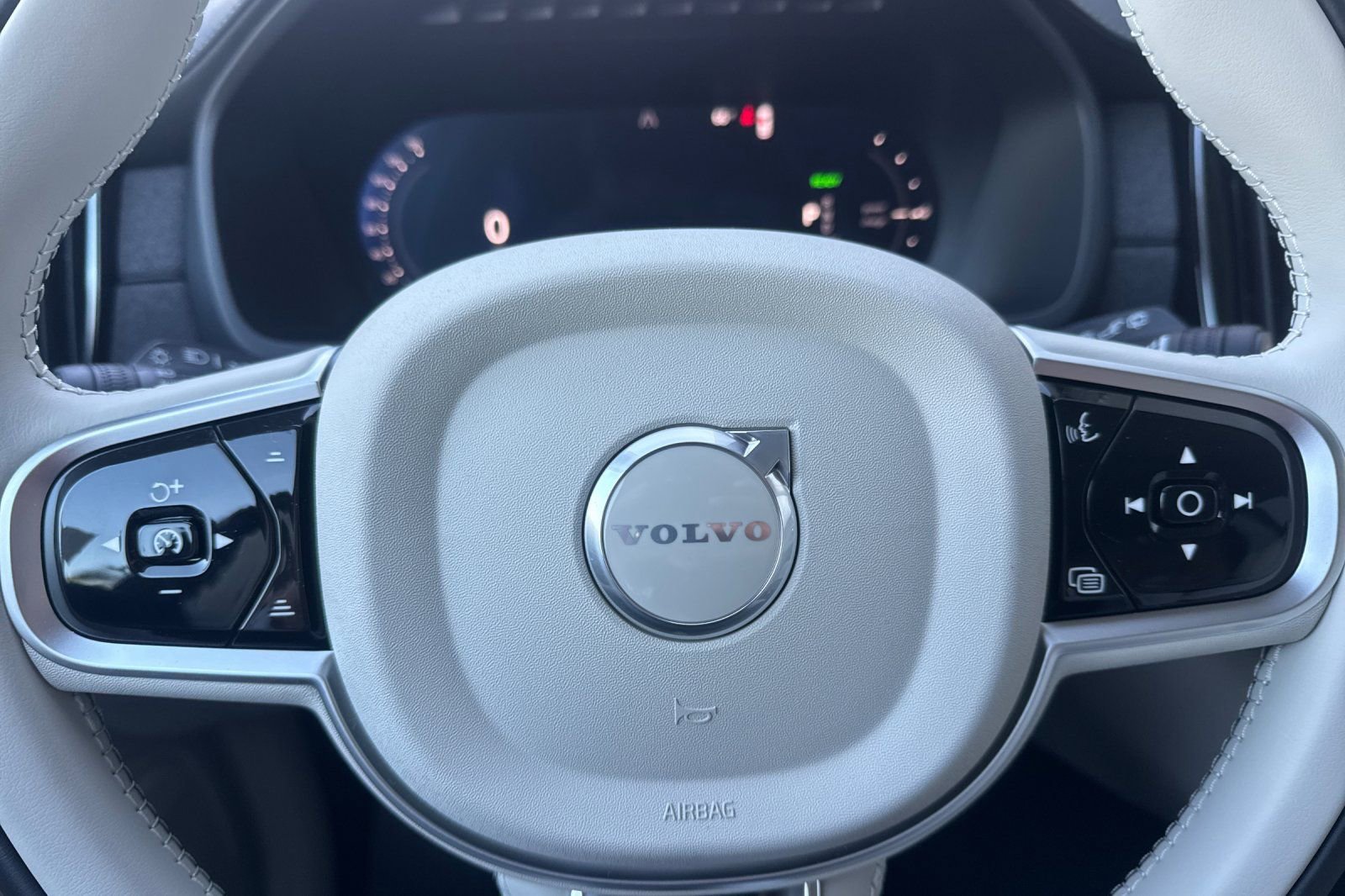 New 2026 Volvo XC90 T8 Ultra w/ Lounge Package image 27