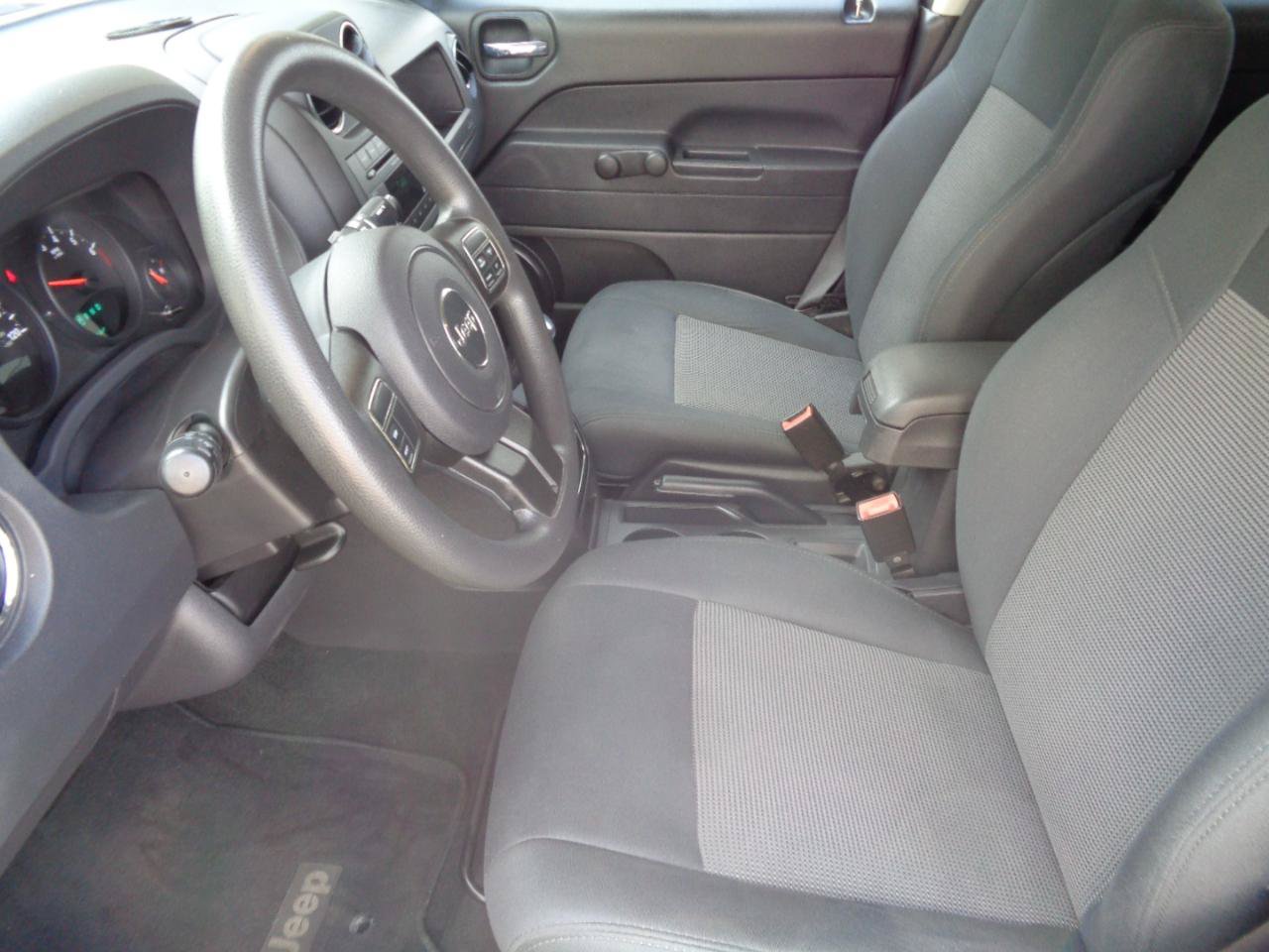 Used 2012 Jeep Patriot Sport FWD image 8