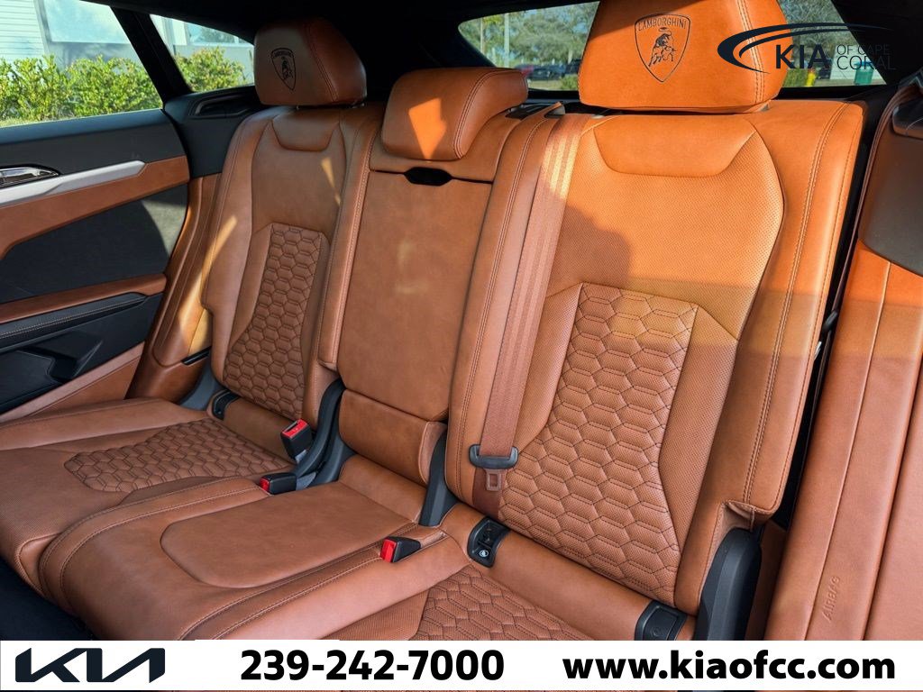 Used 2021 Lamborghini Urus image 8