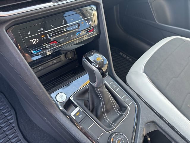 Used 2025 Volkswagen Taos SE w/ Panoramic Sunroof Package AWD/4WD image 19