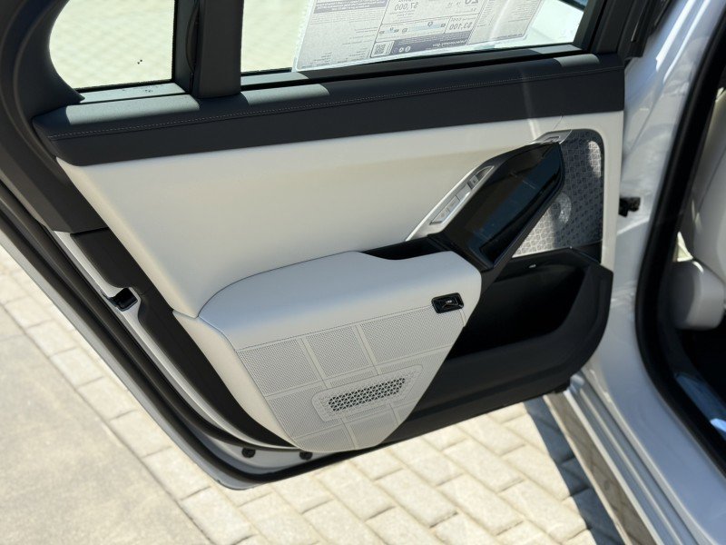 New 2026 BMW 740i w/ Executive Package image 13