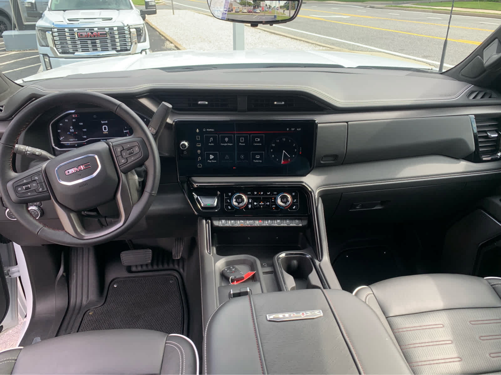 Used 2025 GMC Sierra 2500 AT4X AWD/4WD image 10