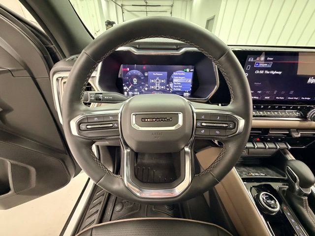 Certified 2025 GMC Canyon Denali AWD/4WD image 11
