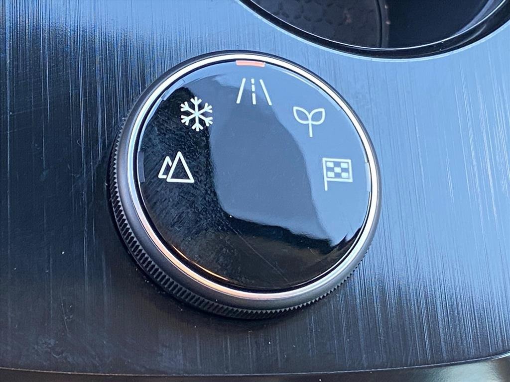 Used 2023 Nissan Rogue SV image 15