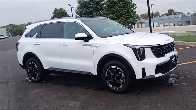 New 2026 Kia Sorento S image 4