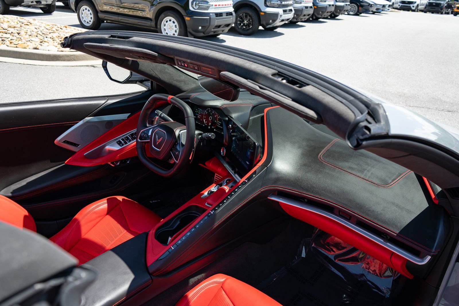 Used 2024 Chevrolet Corvette Stingray Premium Conv w/ Z51 Performance Package RWD image 36