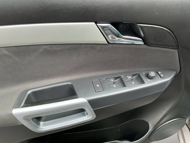 Used 2012 Chevrolet Captiva Sport LT FWD image 10