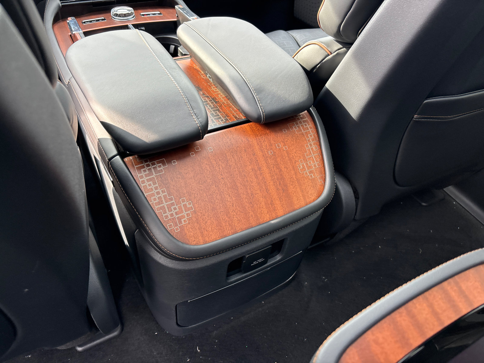 New 2026 Lincoln Navigator L Black Label AWD/4WD image 31