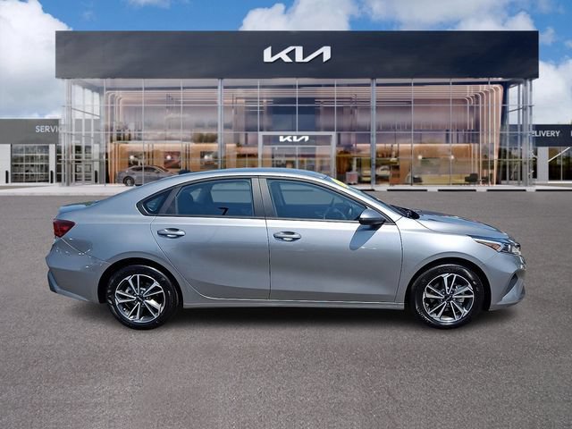 Used 2023 Kia Forte LXS w/ LXS Technology Package FWD image 7