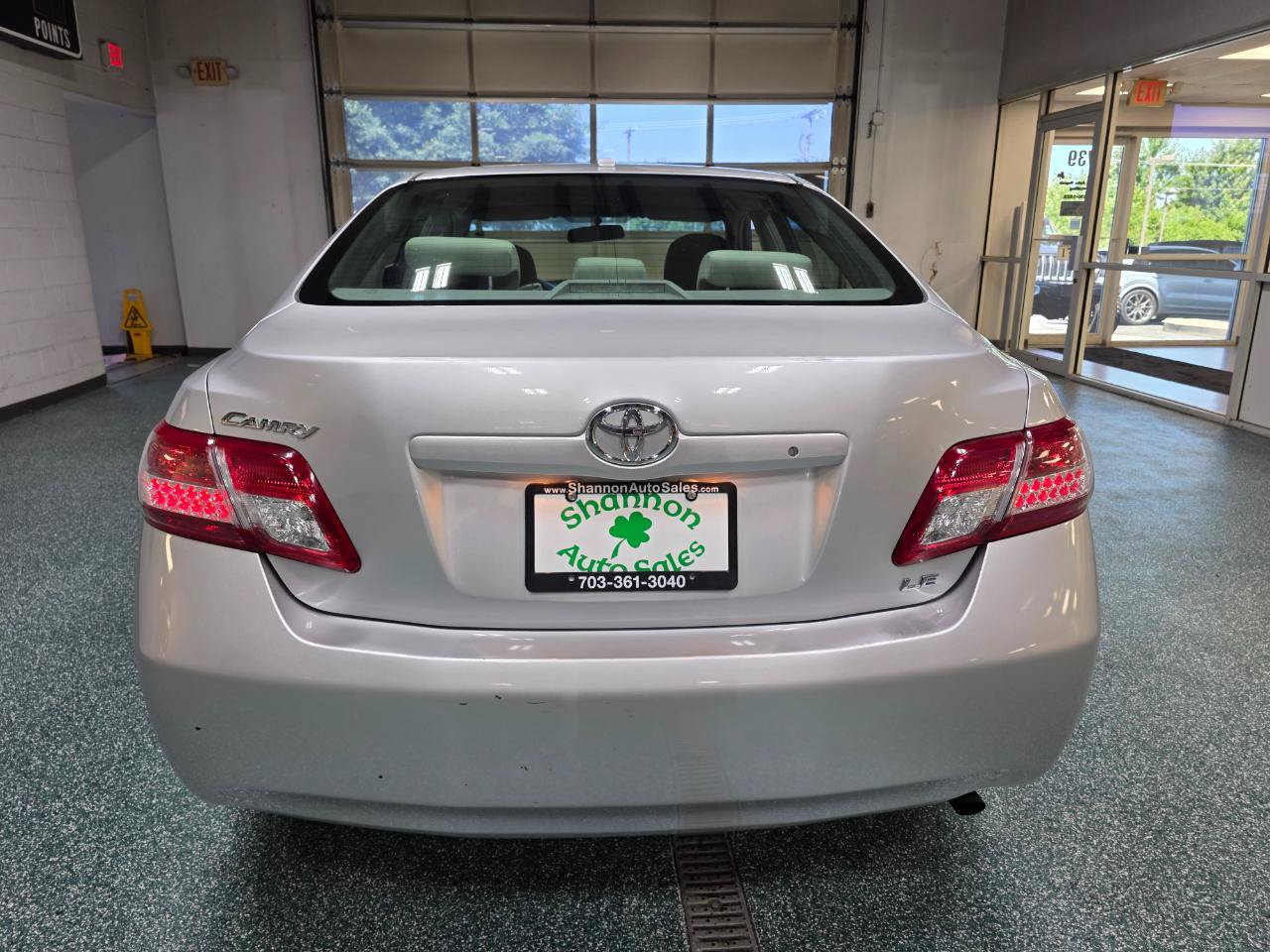 Used 2011 Toyota Camry LE FWD image 8