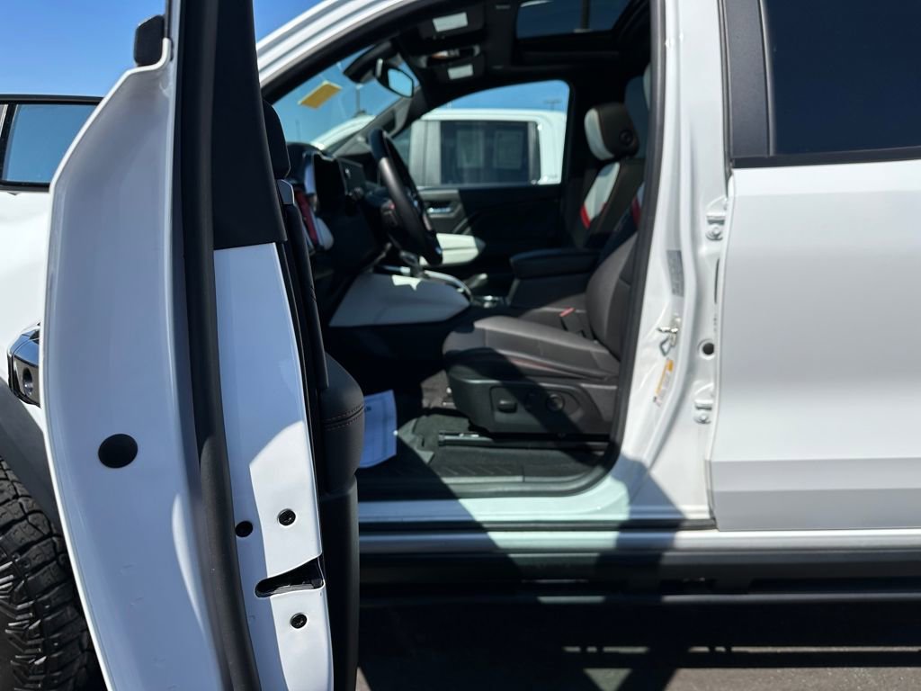 Used 2023 GMC Canyon AT4X AWD/4WD image 25