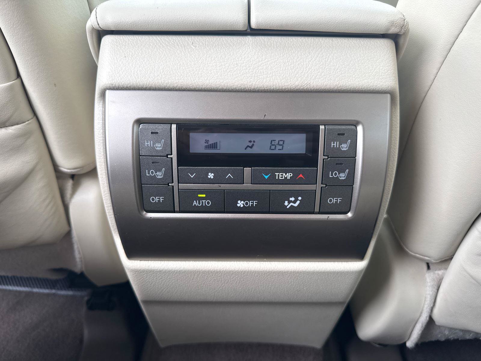 Used 2017 Lexus GX 460 Luxury w/ Preferred Accessory Package AWD/4WD image 29