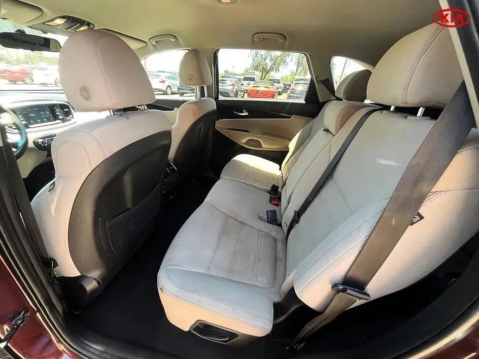 Used 2019 Kia Sorento FWD V6 image 11