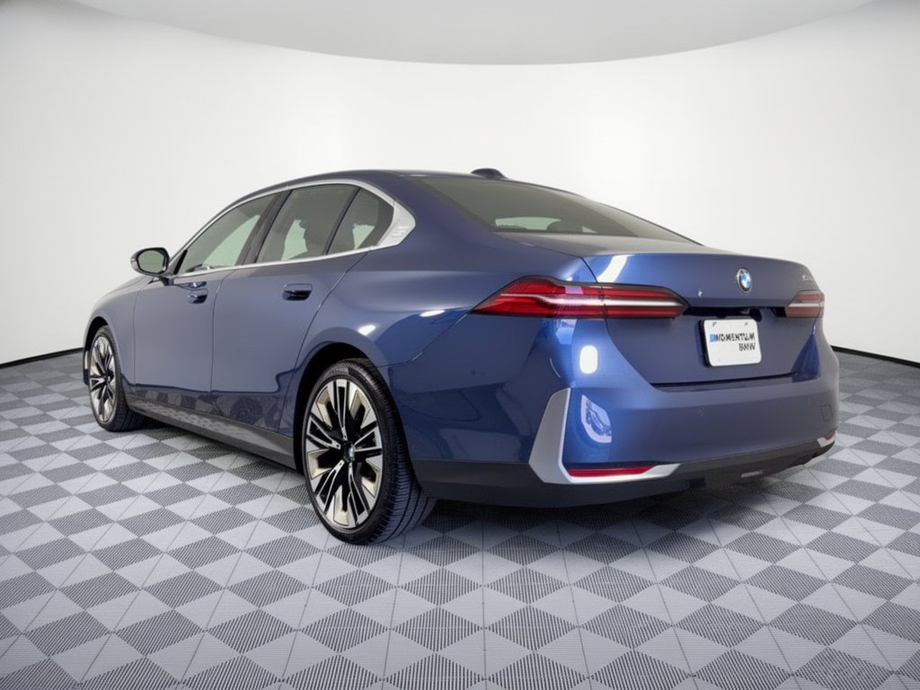Used 2026 BMW 530i RWD image 3