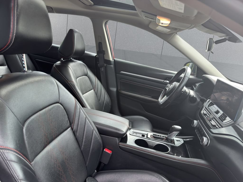 Used 2023 Nissan Altima 2.5 SR w/ SR Premium Package AWD/4WD image 19