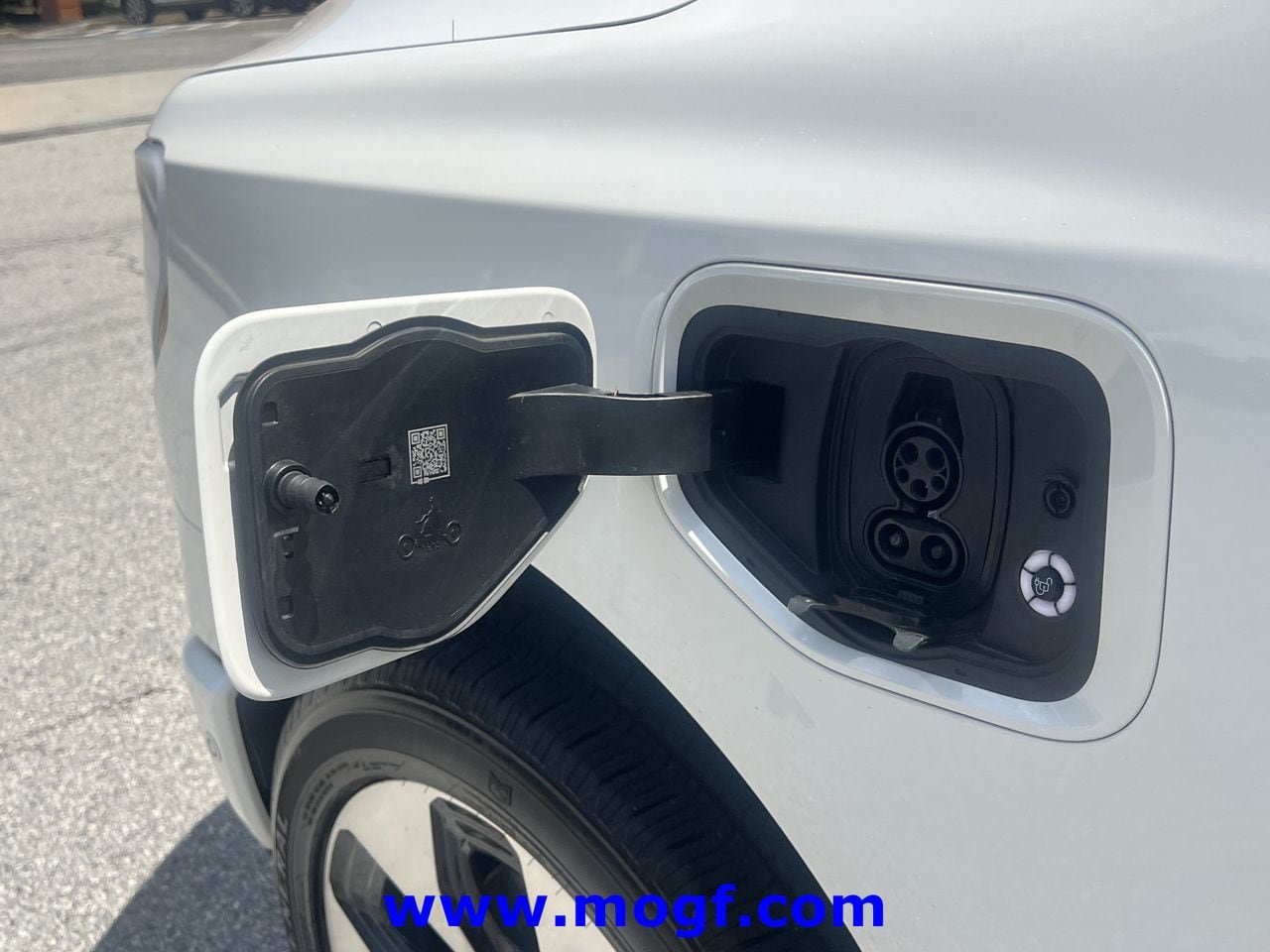 Certified 2023 Ford F150 Lightning Platinum AWD/4WD image 34