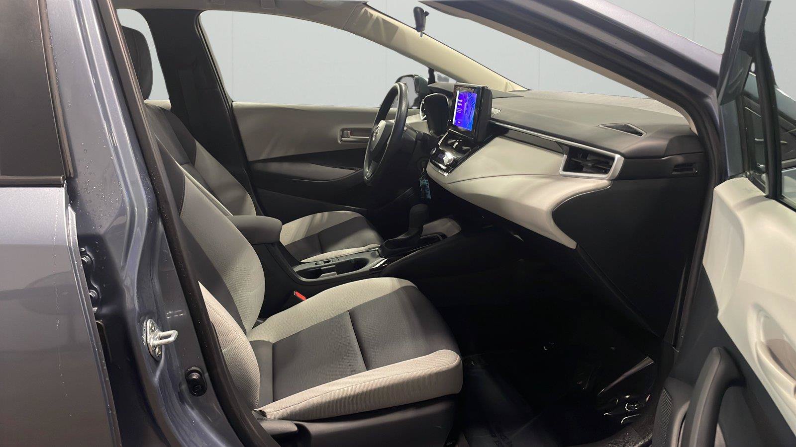 Used 2024 Toyota Corolla LE FWD image 14