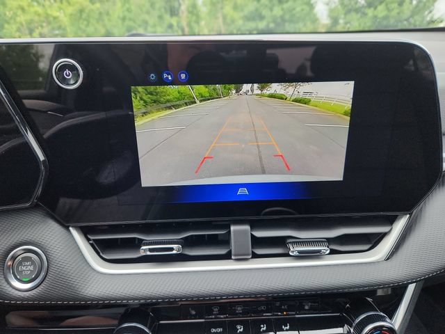 New 2027 Chevrolet Equinox LT w/ LPO, Floor Liner Package FWD image 30