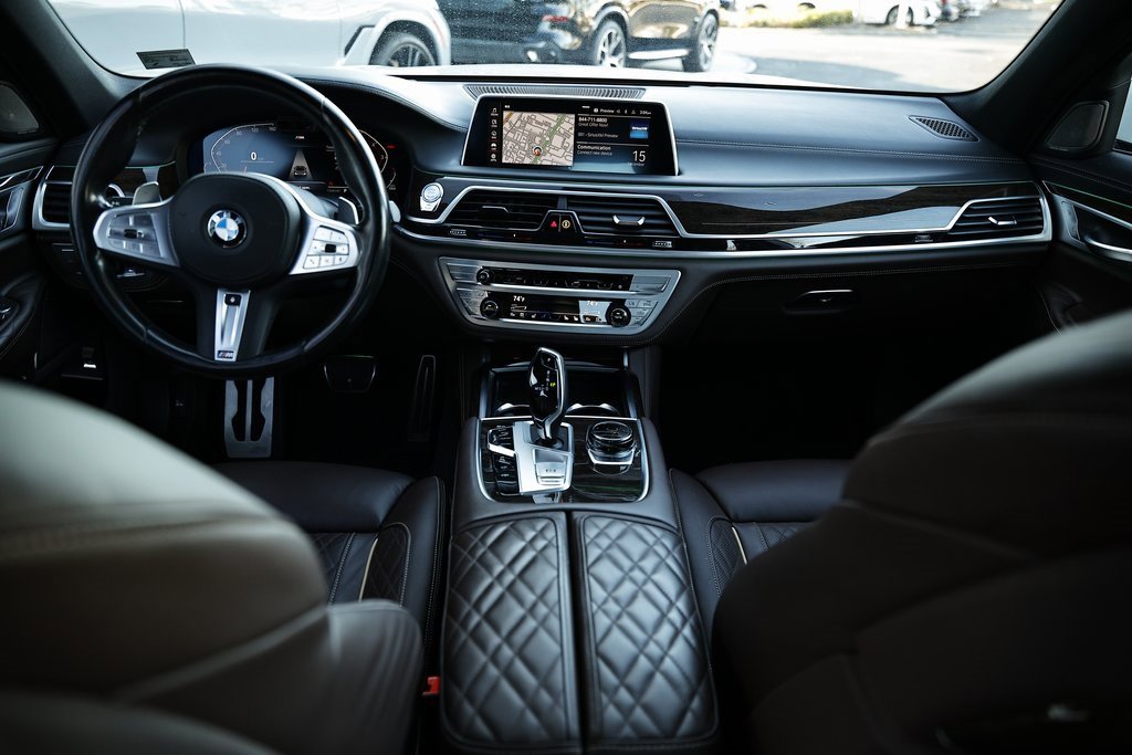 Used 2022 BMW 750i xDrive w/ Luxury Rear Seating Package image 29
