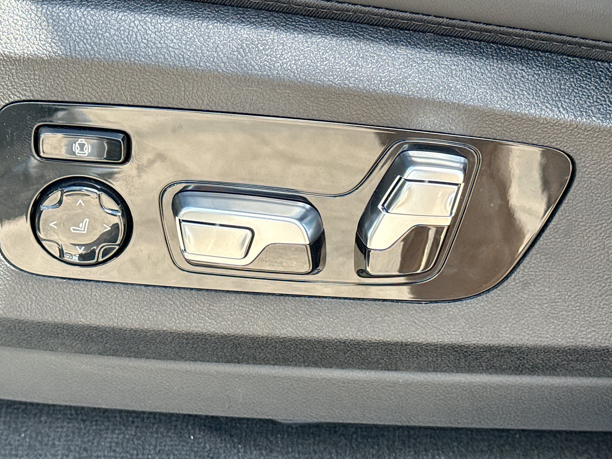 New 2026 BMW ALPINA XB7 AWD/4WD image 27
