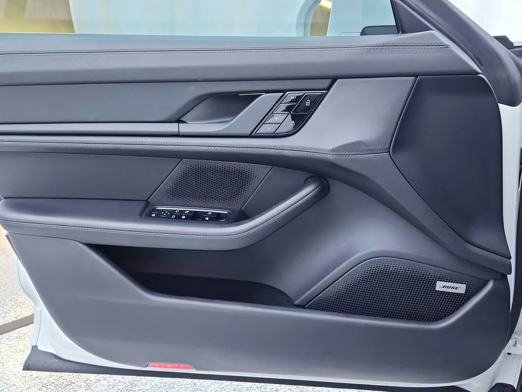 Used 2021 Porsche Taycan Turbo image 27