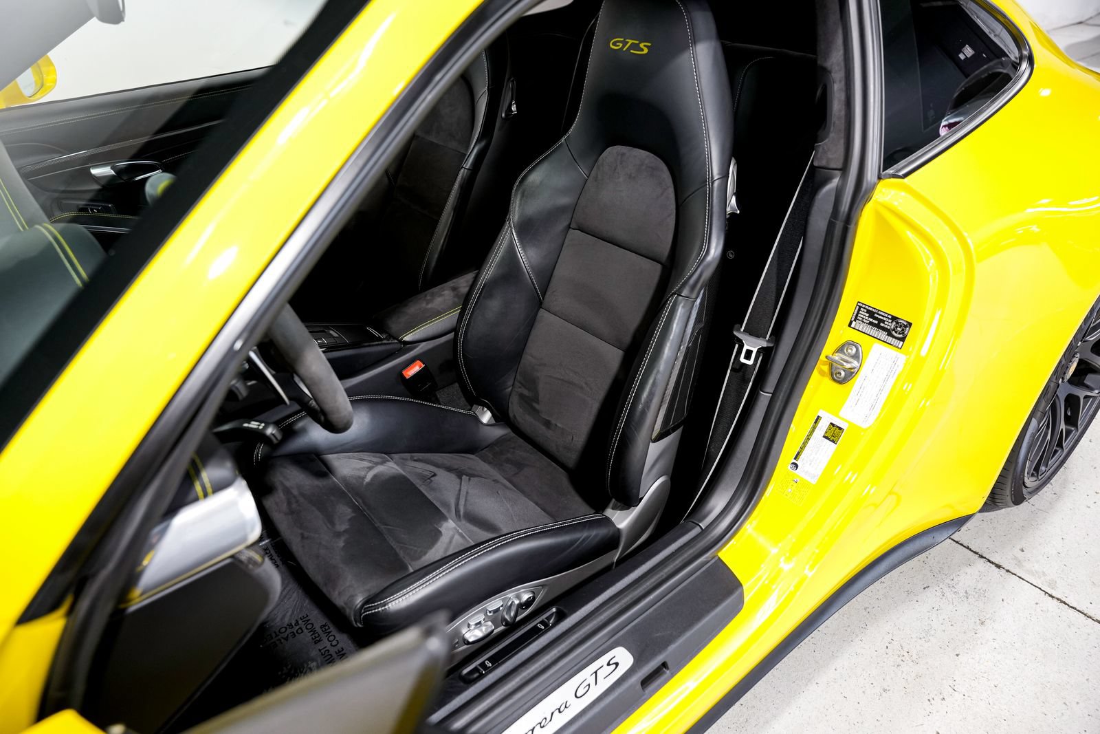 Used 2015 Porsche 911 Carrera GTS RWD image 20