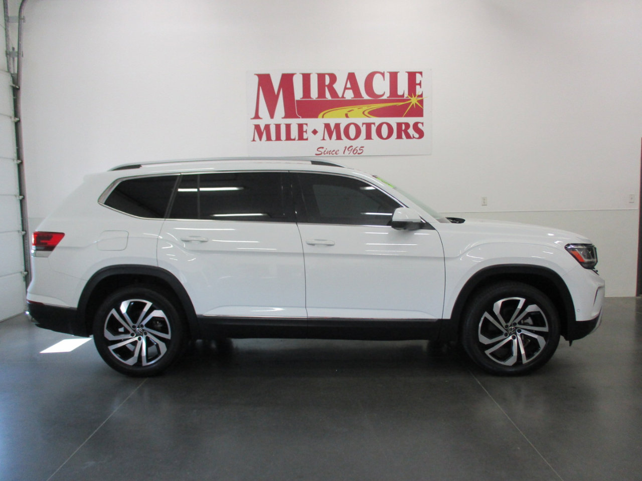 Used 2021 Volkswagen Atlas SEL Premium image 6