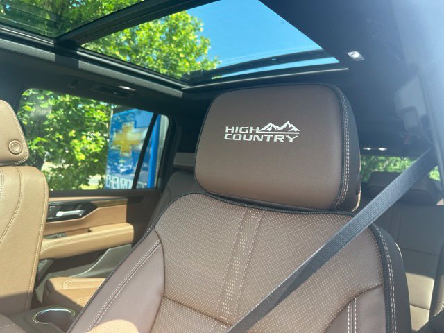 New 2026 Chevrolet Suburban High Country AWD/4WD image 12