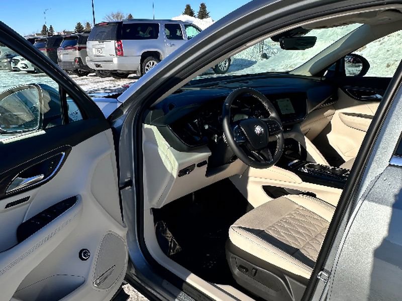 Used 2023 Buick Envision Avenir image 12
