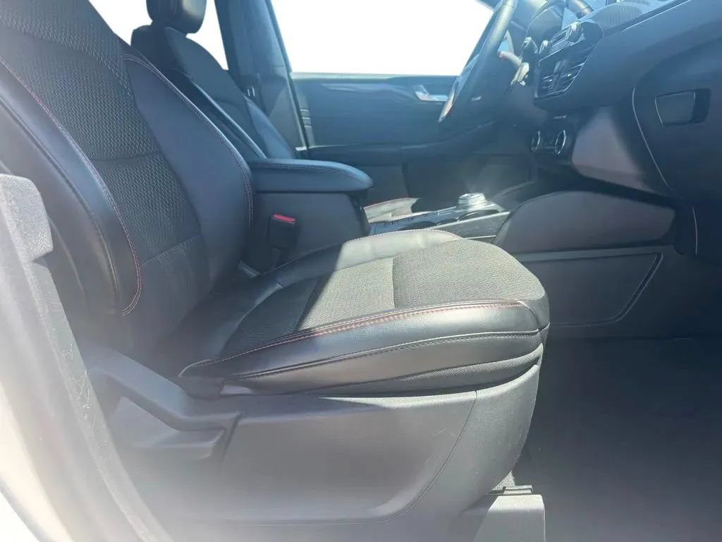 Used 2024 Ford Escape ST-Line Select AWD/4WD image 13