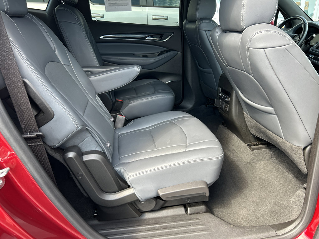 Used 2024 Buick Enclave Premium image 26