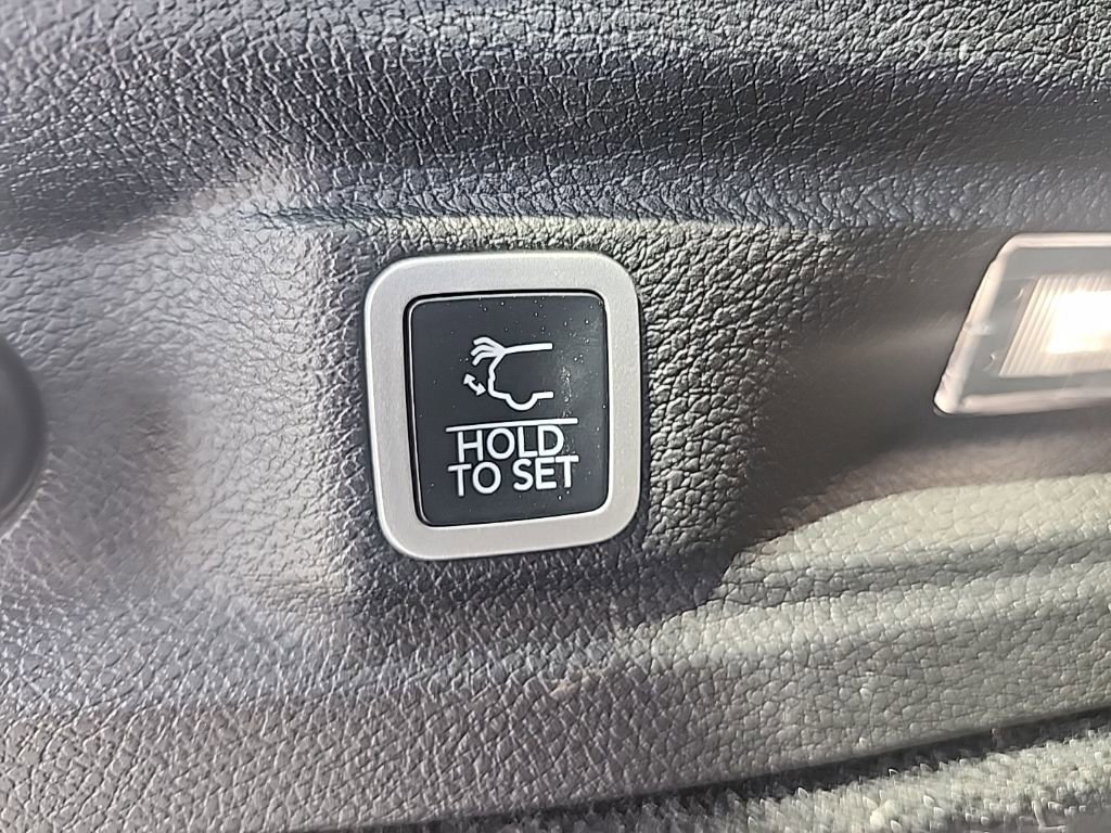 Used 2025 Jeep Grand Cherokee L Summit AWD/4WD image 31