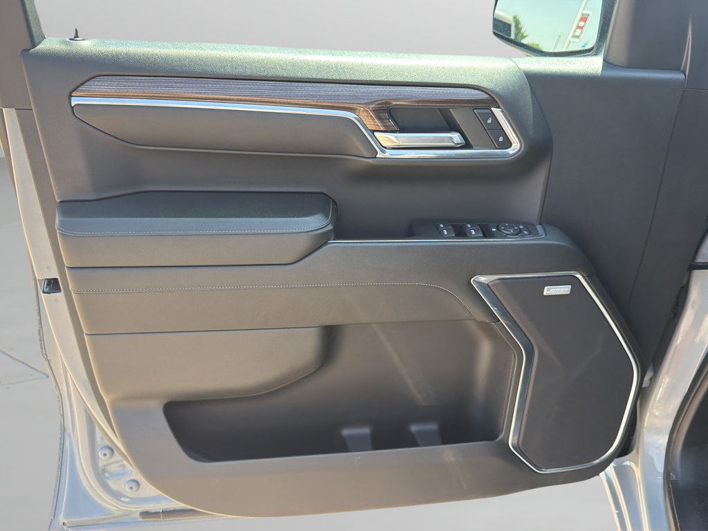 Used 2024 Chevrolet Silverado 1500 LT Trail Boss w/ Convenience Package II AWD/4WD image 15