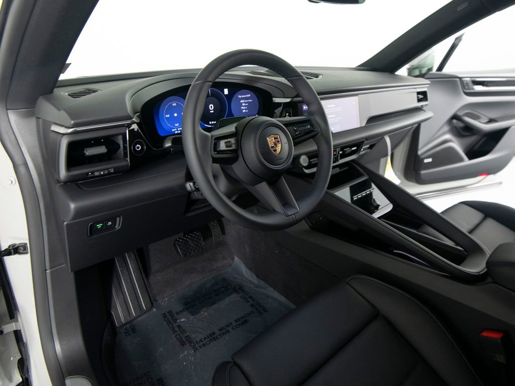 New 2026 Porsche Macan 4 Electric image 4