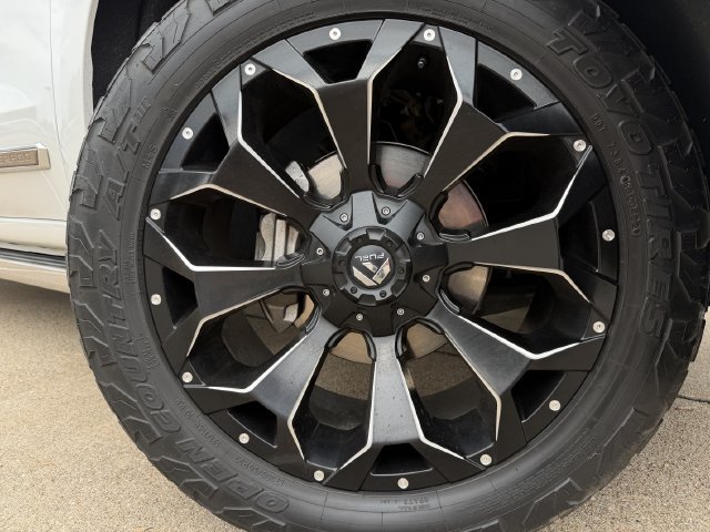 Used 2022 Chevrolet Silverado 1500 High Country w/ High Country Premium Package AWD/4WD image 10
