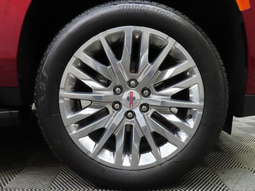 Used 2024 GMC Yukon XL Denali image 8