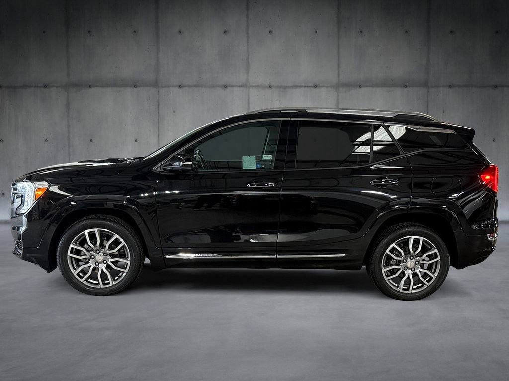 Used 2024 GMC Terrain Denali w/ Denali Premium Package image 27